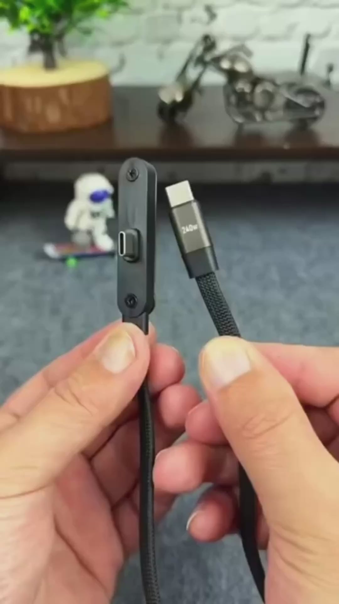 USB-C Fast Charging Cable with Foldable Phone Stand for Gaming